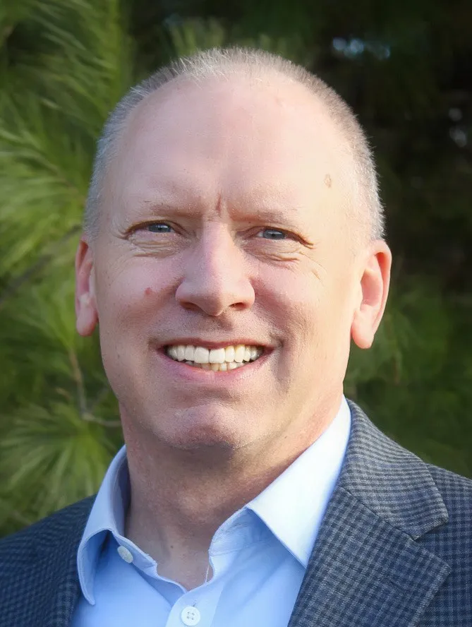 Russ McGuire headshot